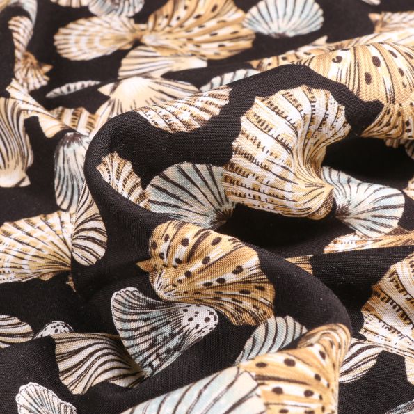 Tissu Viscose légère Coquille Saint-Jacques sur fond Noir - Par 10 cm
