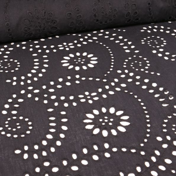Tissu Broderie anglaise Lyna sur fond Noir - Par 10 cm