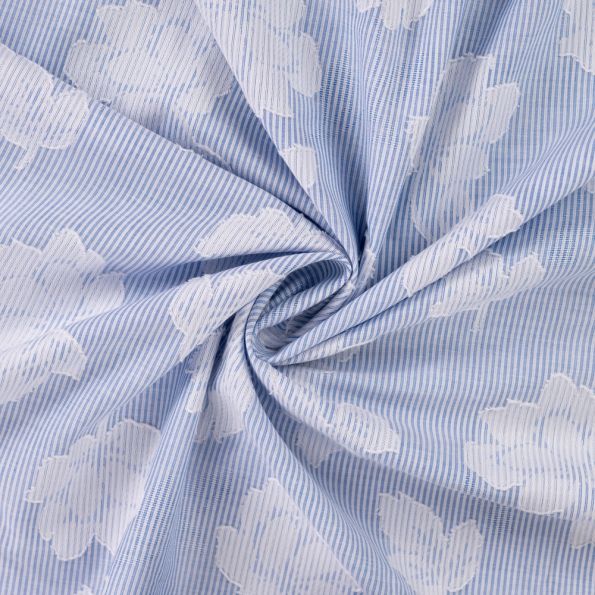 Tissu Voile de Coton rayures et Fleurs brodées sur fond Bleu clair - Par 10 cm