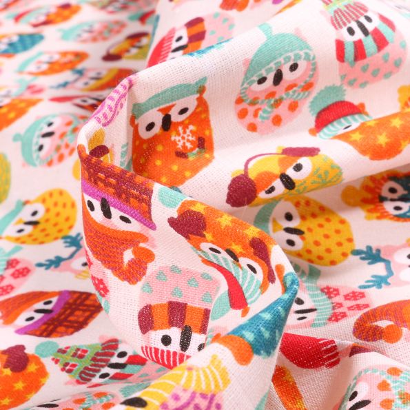 Tissu Coton imprimé Arty Hiboux des neiges orange sur fond Blanc cassé - Par 10 cm