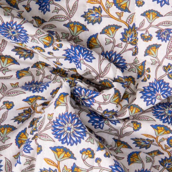 Tissu Coton Matelassé réversible Santal fleuris sur fond Blanc - Par 10 cm