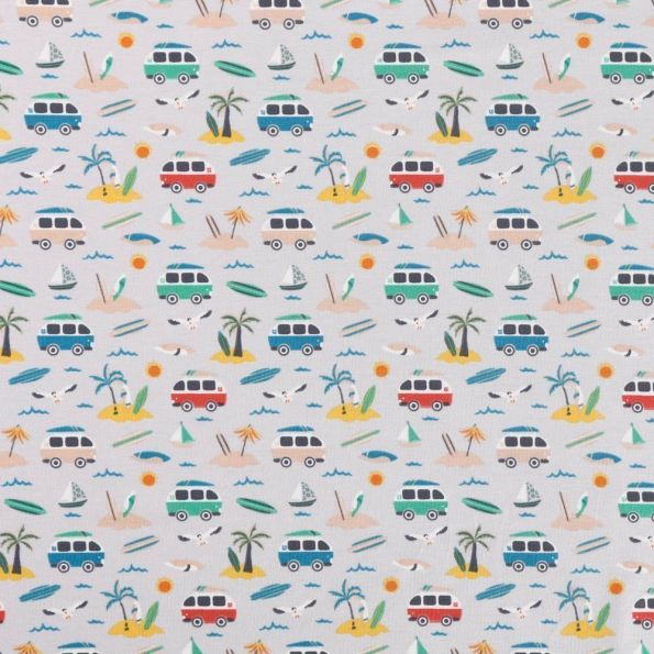 Tissu Jersey Coton Vans, bateaux, palmiers... Multicolores sur fond Gris clair - Par 10 cm