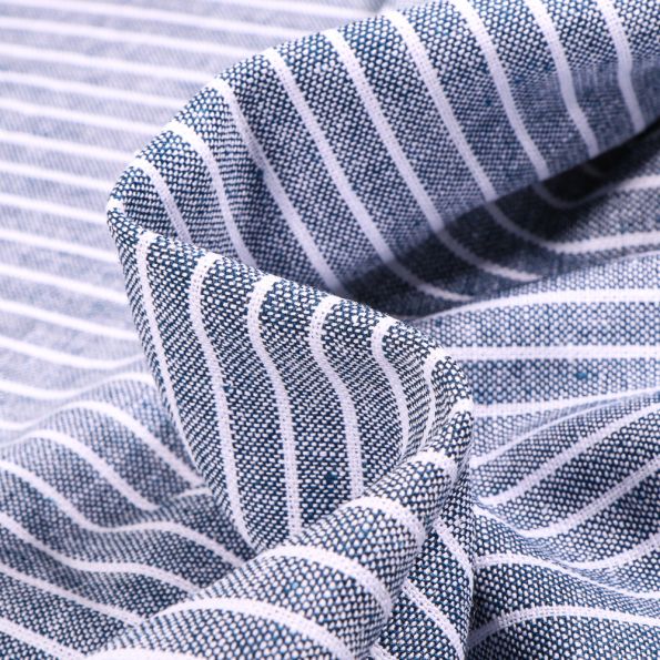 Tissu Lin Viscose Rayures blanches sur fond Bleu denim - Par 10 cm