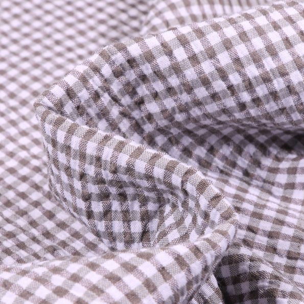 Tissu Seersucker Scarlett Vichy Petits carreaux sur fond Taupe - Par 10 cm