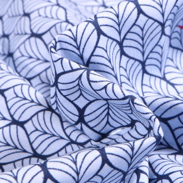 Tissu Coton imprimé Romantic Feuilles sur fond Bleu ciel - Par 10 cm