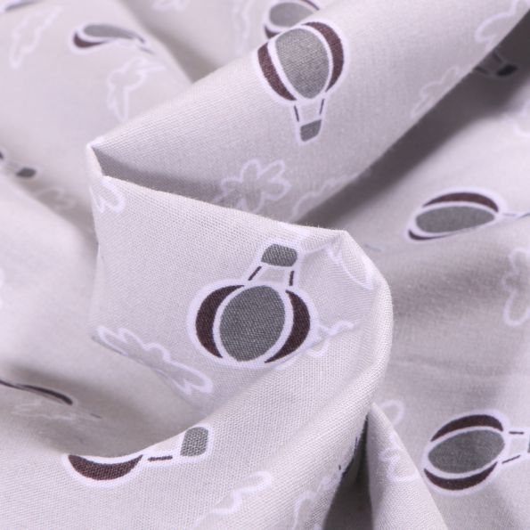Tissu Coton imprimé Montgolfière et nuages sur fond Gris - Par 10 cm