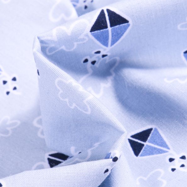 Tissu Coton imprimé Cerf volant et nuage sur fond Bleu ciel - Par 10 cm