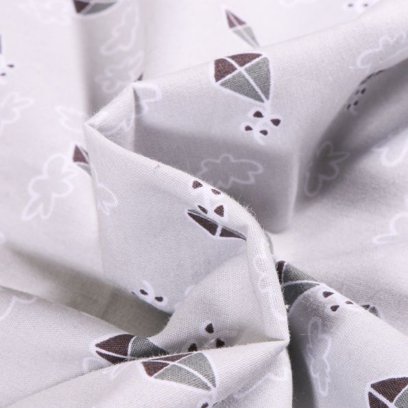 Tissu Coton imprimé Cerf volant et nuage sur fond Gris clair - Par 10 cm