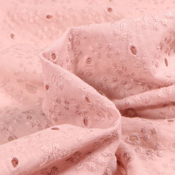 Tissu Broderie anglaise coton ajouré uni Andrea sur fond Rose nude - Par 10 cm