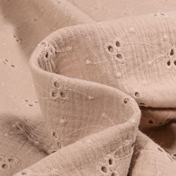 Tissu Double gaze ajouré brodé Lou sur fond Beige - Par 10 cm