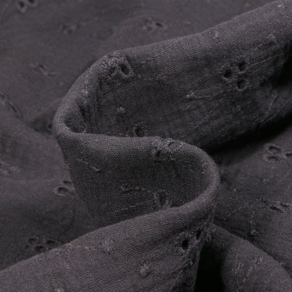 Tissu Double gaze ajouré brodé Lou sur fond Noir - Par 10 cm