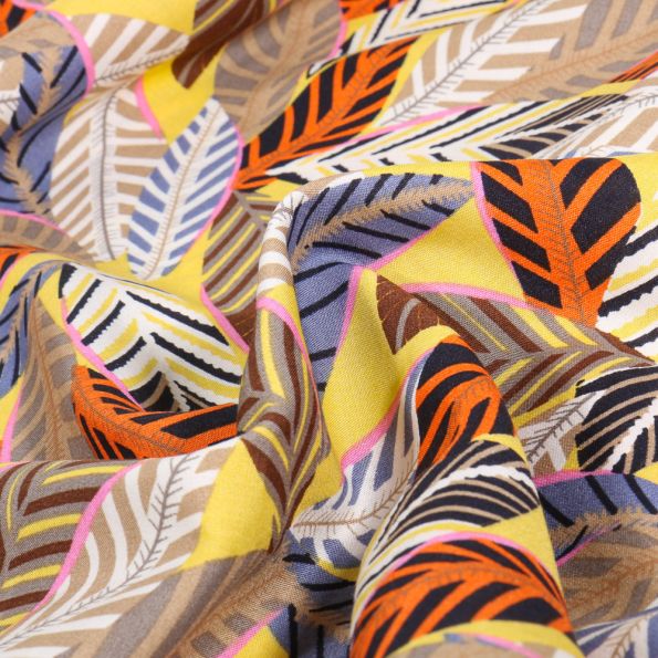 Tissu Viscose Cayla sur fond Beige - Par 10 cm