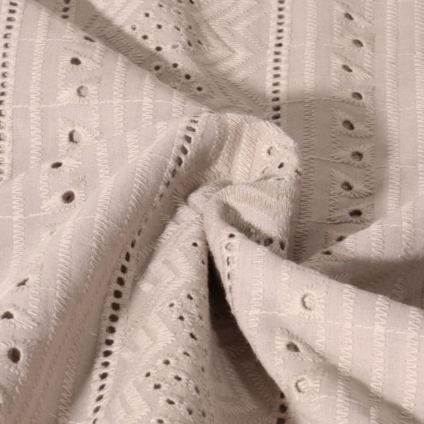 Tissu Voile de coton Delhi brodé Divers sur fond Beige - Par 10 cm