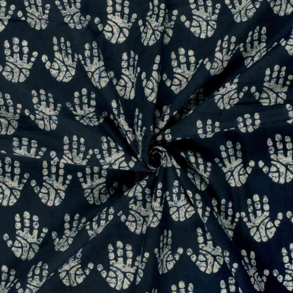 Tissu Voile de coton Batik tribal Divers sur fond Bleu indigo - Par 10 cm