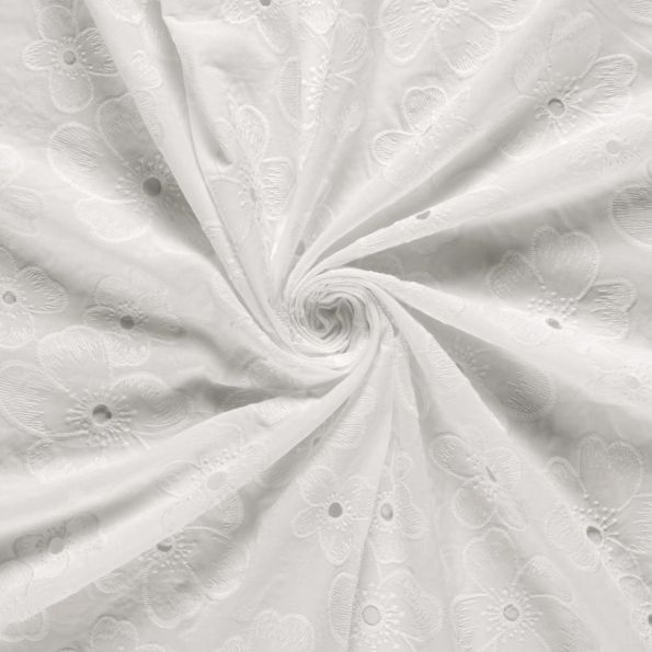 Tissu Coton brodé ajouré Adèle fleuri sur fond Blanc - Par 10 cm