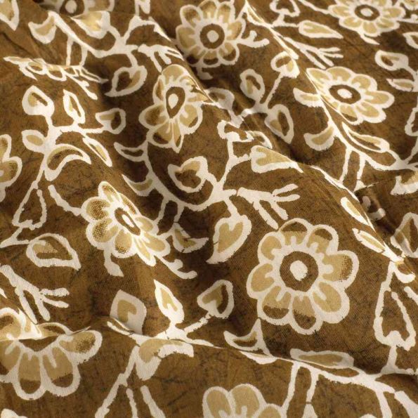Tissu  Voile de Coton Batik Fleurs Kencana sur fond Bronze - Par 10 cm