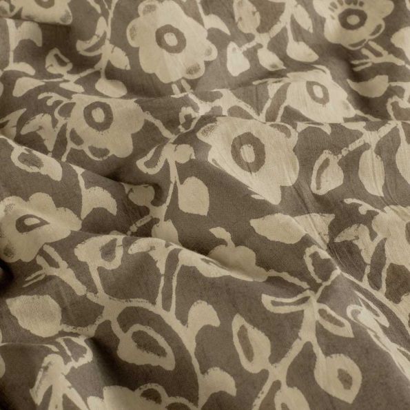 Tissu  Voile de Coton Batik Fleurs Kencana sur fond Taupe - Par 10 cm