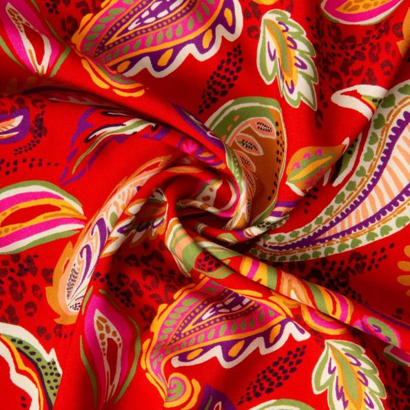 Tissu Viscose imprimé Arty Motif cachemire sur fond Rouge - Par 10 cm