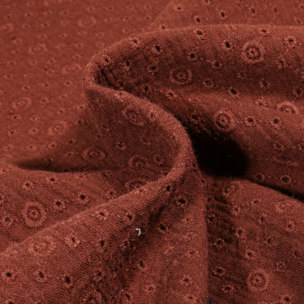 Tissu Double gaze Brodée Agnès sur fond Marron chocolat - Par 10 cm