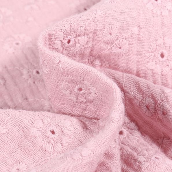 Tissu Double gaze Brodée Suzy sur fond Rose poudré - Par 10 cm