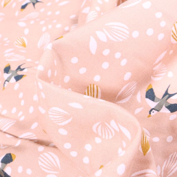 Tissu Viscose Arty Jolhiro sur fond Rose nude - Par 10 cm