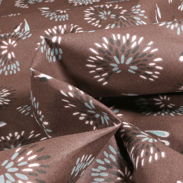 Tissu Coton imprimé Arty Roami sur fond Marron chocolat - Par 10 cm