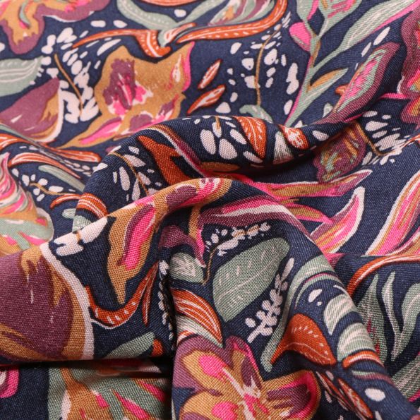 Tissu Viscose Arty Suniva sur fond Bleu marine - Par 10 cm