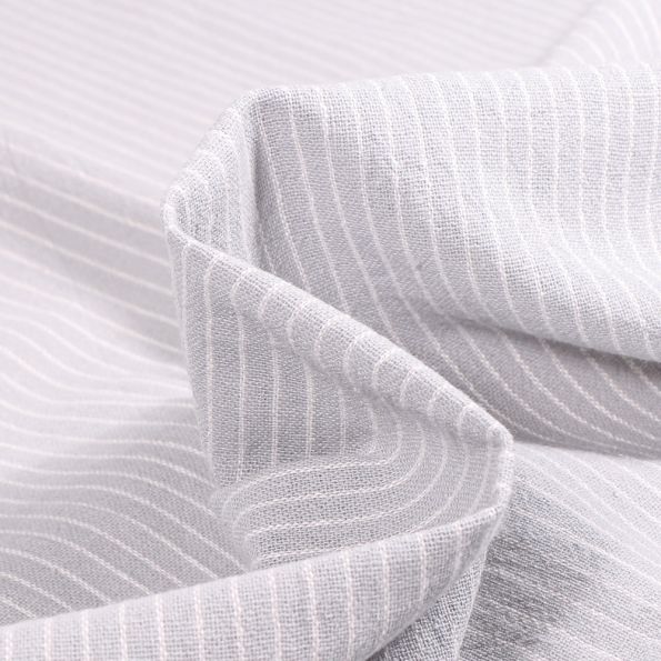 Tissu Coton lavé Rym sur fond Gris perle - Par 10 cm