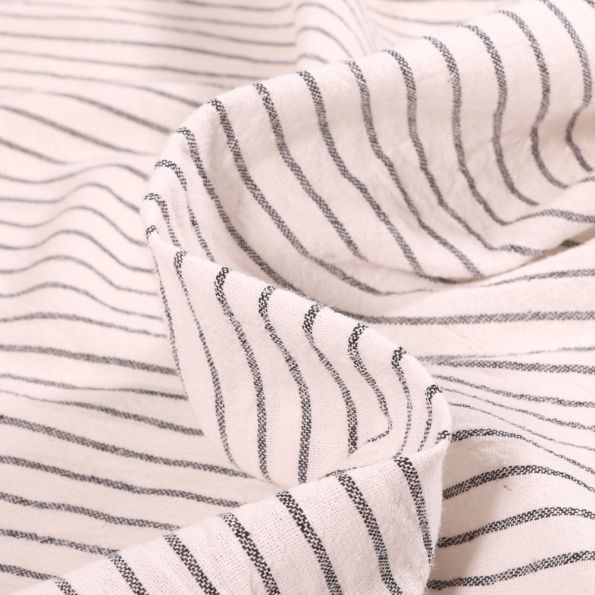 Tissu Coton lavé Rina sur fond Blanc cassé - Par 10 cm