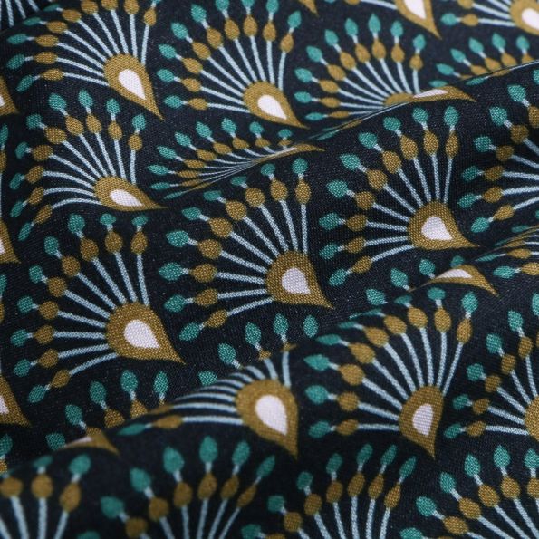 Tissu Viscose Arty Plumes de paon sur fond Bleu marine - Par 10 cm