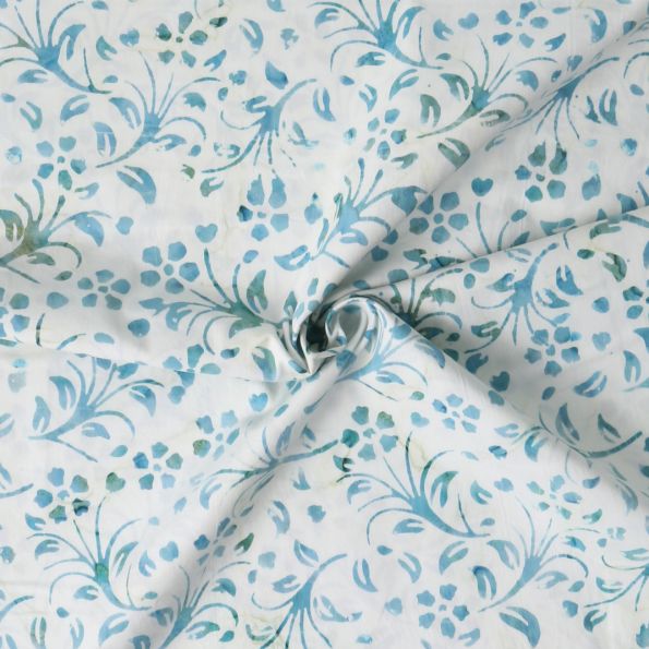Tissu Coton imprimé Batik Aquaré sur fond Blanc cassé - Par 10 cm