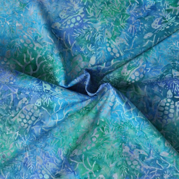 Tissu Coton imprimé Batik Tortika sur fond Bleu azur - Par 10 cm