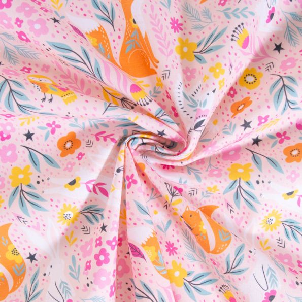 Tissu Coton imprimé Animaux en forêt sur fond Rose pâle - Par 10 cm