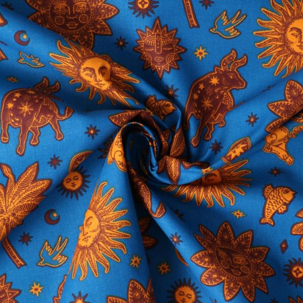 Tissu Popeline de Coton  Cassiopée motif cosmique Jaune safran sur fond Bleu roi - Par 10 cm