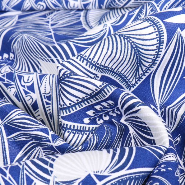 Tissu Viscose Hevea sur fond Bleu - Par 10 cm