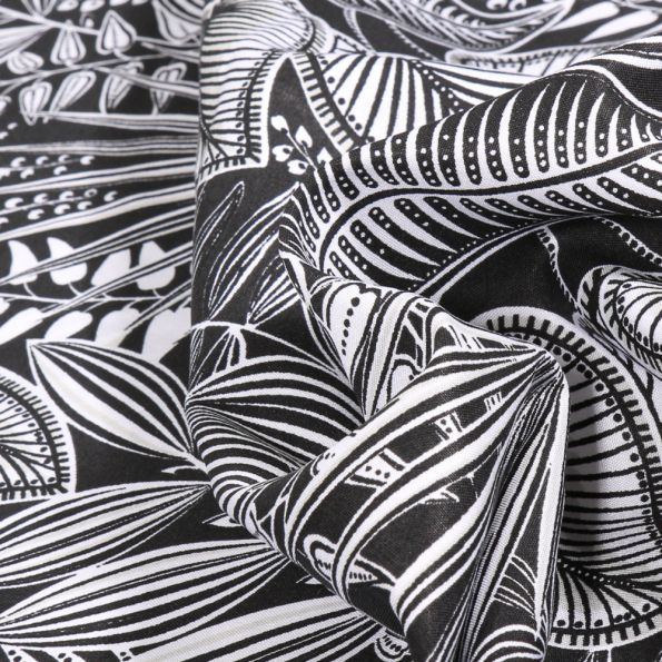 Tissu Viscose   Hevea sur fond Noir - Par 10 cm