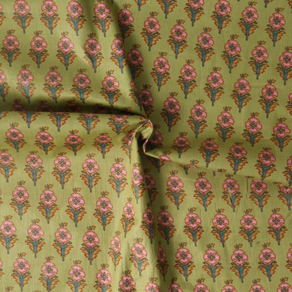 Tissu Voile de Coton Taj Mahal fleurs Roses sur fond Vert olive - Par 10 cm
