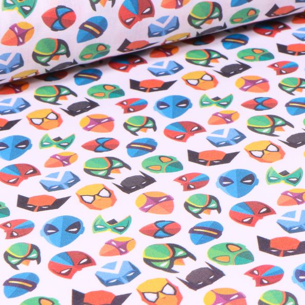 Tissu Super héros Avengers Masques sur fond Blanc - Par 10 cm