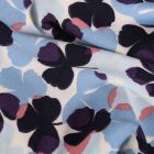 Tissu Crêpe stretch Trèfles bleus et violets sur fond Blanc - Par 10 cm