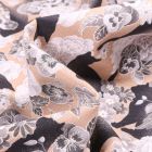 Tissu Coton imprimé QT Fabrics Cat & flowers sur fond Beige