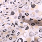 Tissu Coton imprimé QT Fabrics Pattes de chiens beige sur fond Blanc