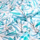 Tissu Coton imprimé QT Fabrics Feuilles bambou bleu sur fond Blanc