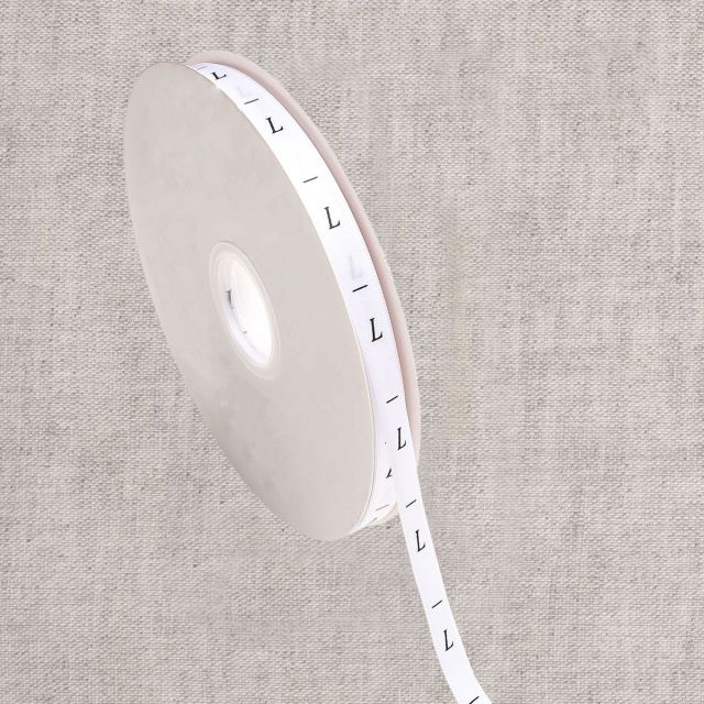 Ruban étiquettes 10 mm Taille L sur fond Blanc