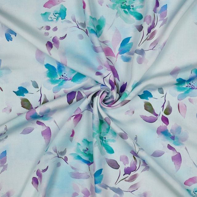 Tissu Viscose imprimé digital Hilda fleurs Jade et Prune sur fond Bleu ciel