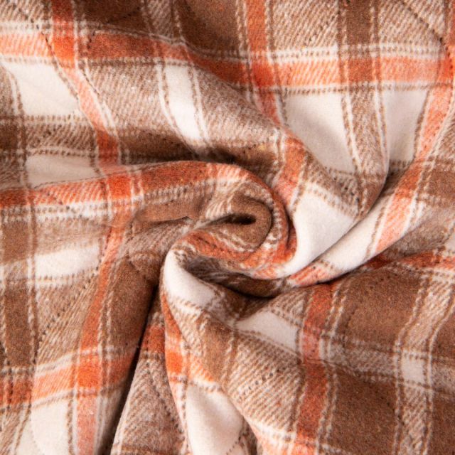 Tissu Matelassé Ciarra tout doux envers doudoune carreaux Oranges et Bruns sur fond Beige