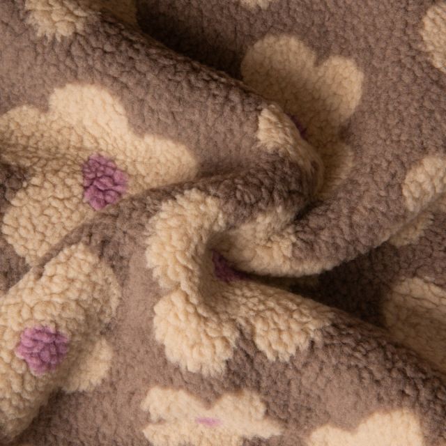 Tissu Fausse fourrure Teddy grosses fleurs Beige et Violet sur fond Taupe