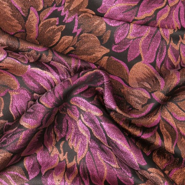 Tissu Jacquard Lurex Senna fleurs irisées Mauves sur fond Noir