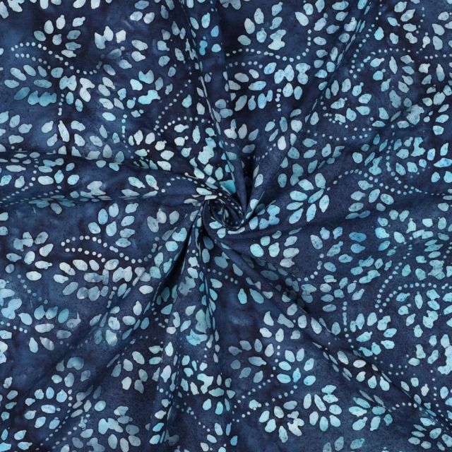 Tissu Batik de Coton petites fleurs Bleu ciel sur fond Bleu marine