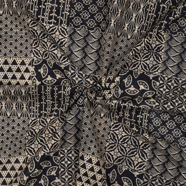 Tissu Batik de Coton patchwork graphique sur fond Noir profond