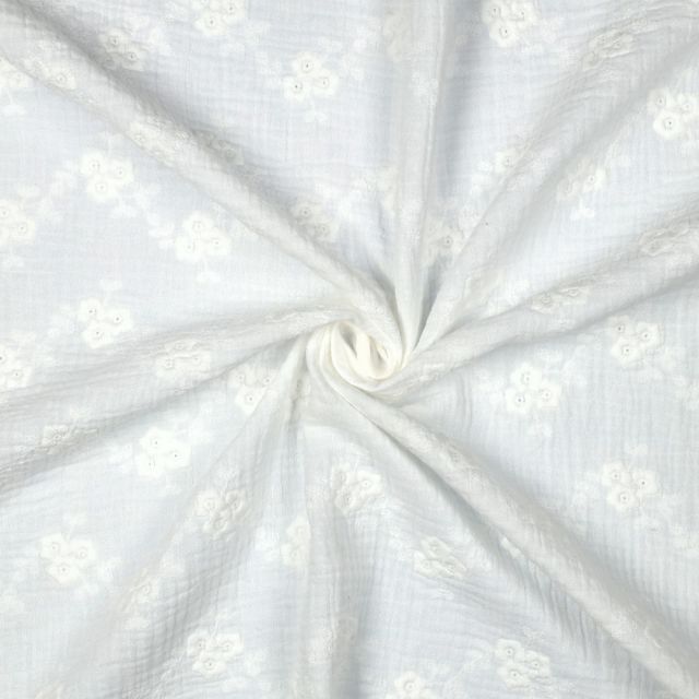 Tissu Double gaze de Coton brodé Fleurs sur fond Blanc